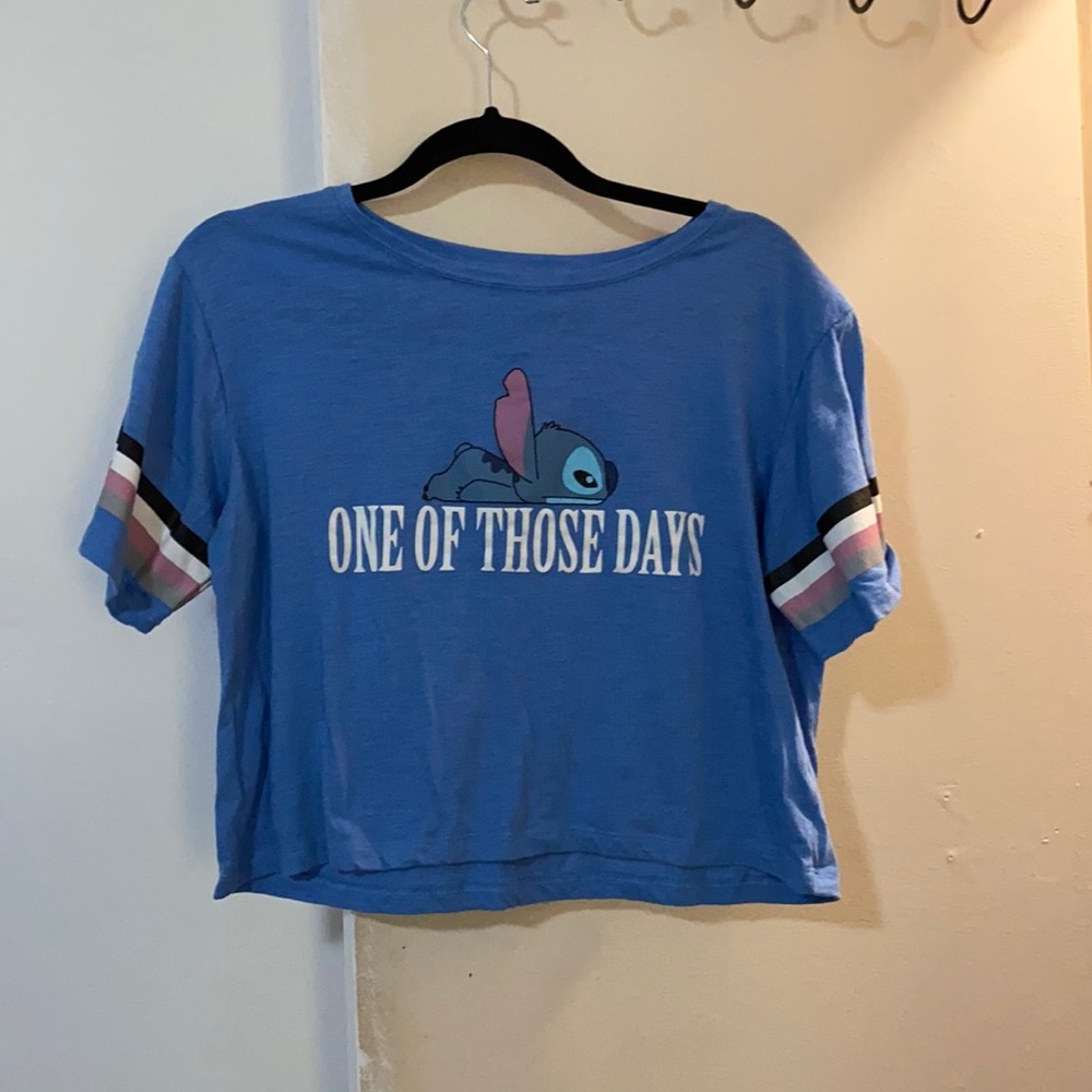 Women’s XL shirt.